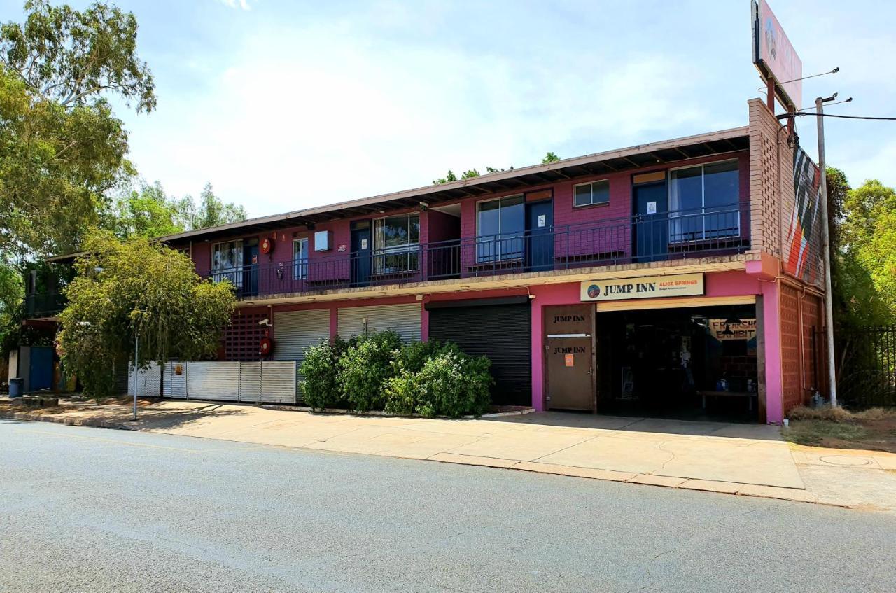 Jump Inn Alice Budget Accommodation Alice Springs Eksteriør billede