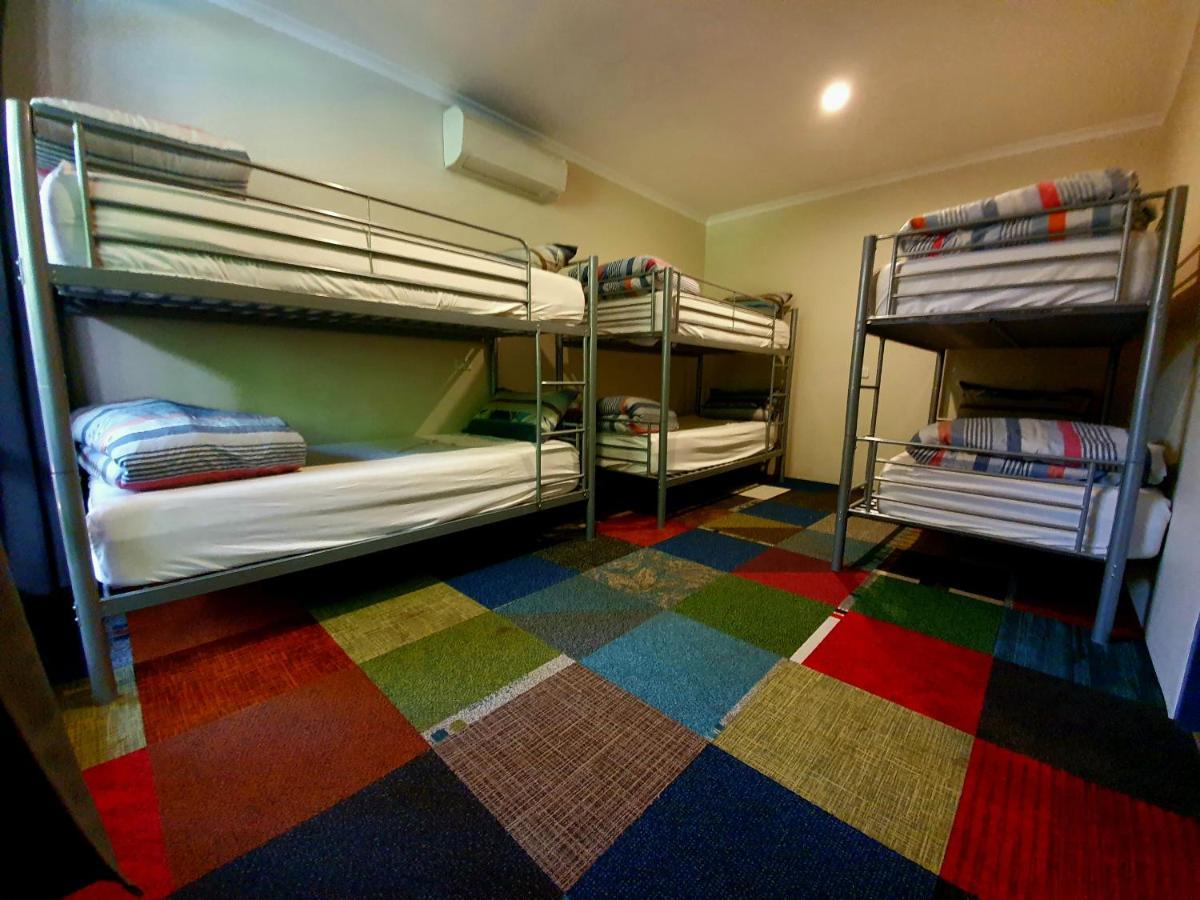 Jump Inn Alice Budget Accommodation Alice Springs Eksteriør billede