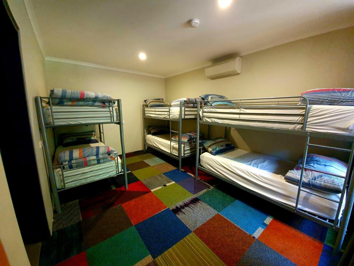 Jump Inn Alice Budget Accommodation Alice Springs Eksteriør billede