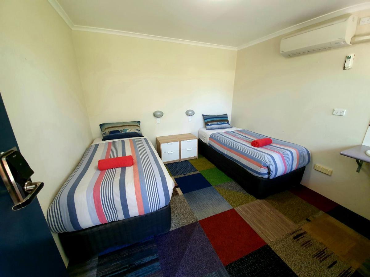 Jump Inn Alice Budget Accommodation Alice Springs Eksteriør billede