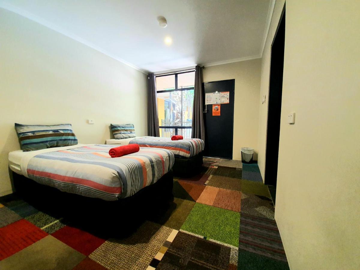 Jump Inn Alice Budget Accommodation Alice Springs Eksteriør billede